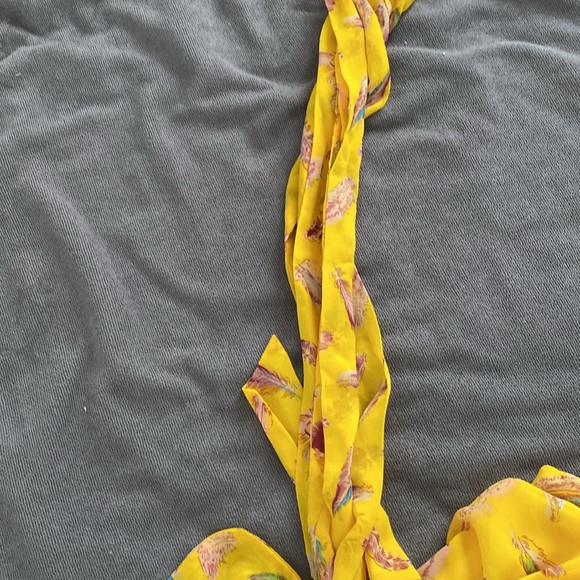 Feather pattern ruffle romper - Picture 9 of 12